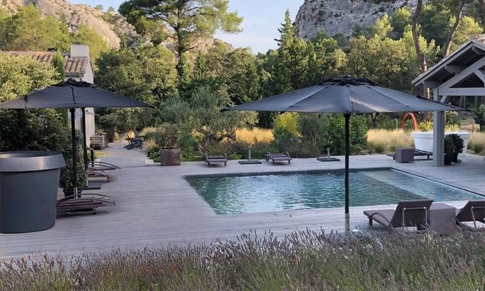St.-Remy-de-Provence Casa | Your refuge in the heart of the Alps, a privileged location surrounded by pine trees.