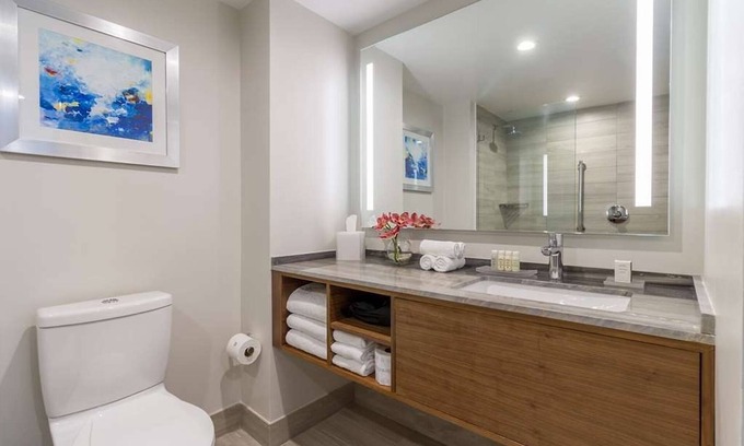 Central Beach Complejo | Your Relaxing Getaway Awaits! 2 Pleasant Units, Onsite Infinity Pool!