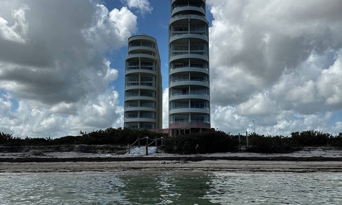 Miramar Apartamento | Tu refugio junto al mar – Departamento disponible en Telchac, Mérida.