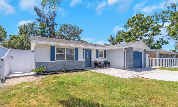 Pinellas Park Casa | Your Sunny Florida Getaway