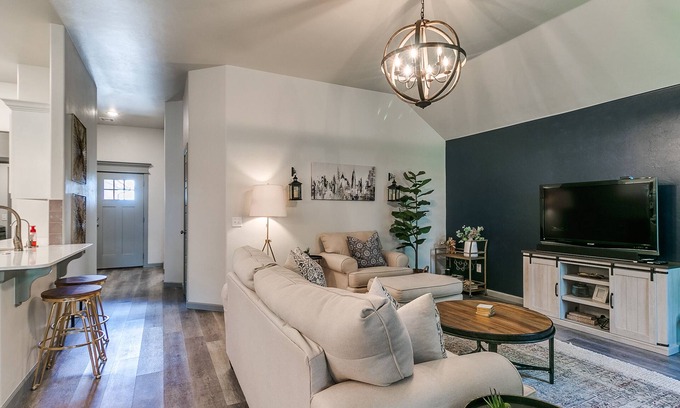 Edmond Casa | Your Unforgettable Temporary Haven!