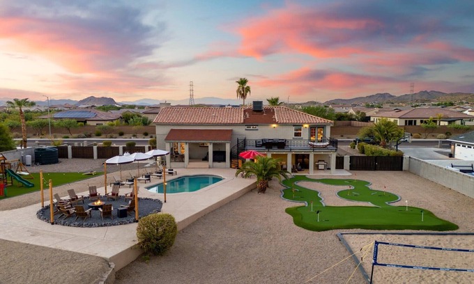 Peoria Casa | Your Unique Desert Compound - Amenities Galore