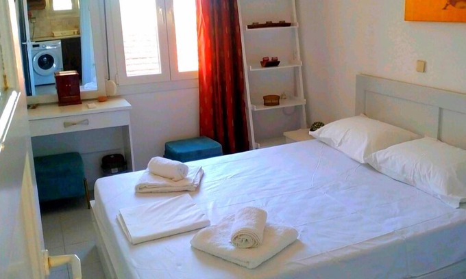 Pythagorion Apartamento | YourHome2 4-7 min Walking distance to the market, restaurants, bars and beach!