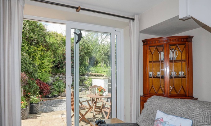 Bodorgan Casa | YR ERW, family friendly, with open fire in Llangefni