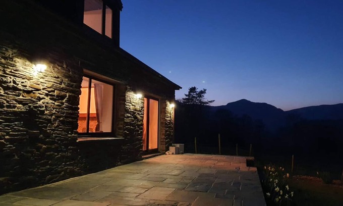 Manod Casa | Ysgubor Cae'r Blaidd (The Haybarn)