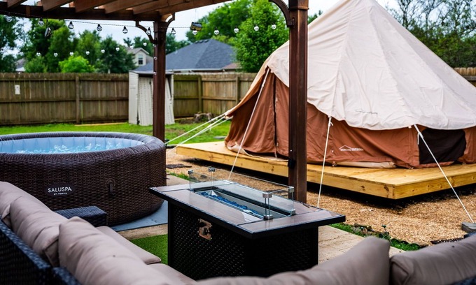 Bentonville Casa | Yurt Experience In Backyard W/ Hot Tub/Game Room - 10 mins to Walmart AMP