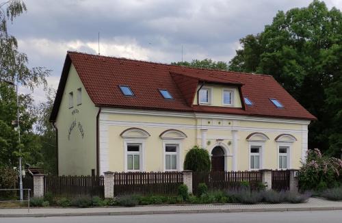 Neznasov Casa | Zámecká pošta penzion