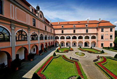 Valasske Mezirici Casa | Zámecký Penzion