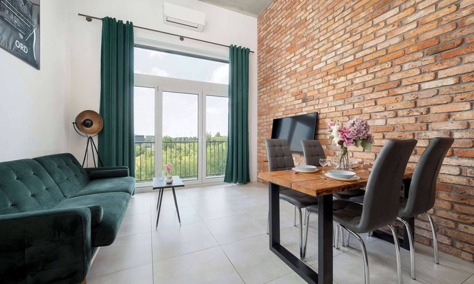 Fabryczna Apartamento | Zarembowicza 35 | Wrocław | Elegant Studio | Near the Airport