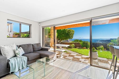 Mountainside Apartamento | Zaria Sun Cottage by Host Agents