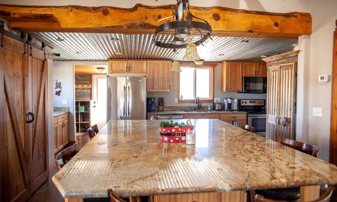 Williamson Casa | Zebra Rustic Retreat 3BR Home on Zebra Ranch