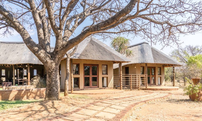 Leeupoort Cabina | Zebula Golf Estate & Spa Private Rentals