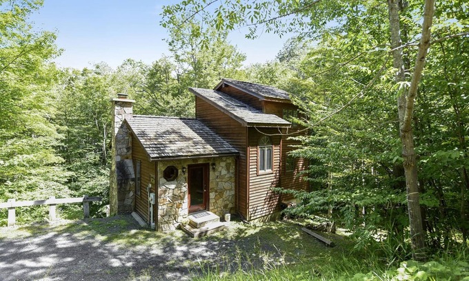 Northface Casa | Zeeplace: 3 BR, 2 BA House in Canaan Valley, Sleeps 6