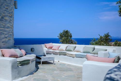 Koundouros Villa | Zen Blue Mills - Luxury Villa in Kea Island