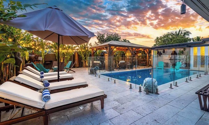 Sunset Casa | Zen Gem: Saltwater Pool, Putting Green, Near Beach