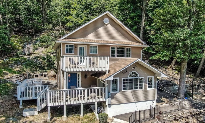 Greenwood Lake Casa | Zen Lake House: Your Retreat 1H From NYC