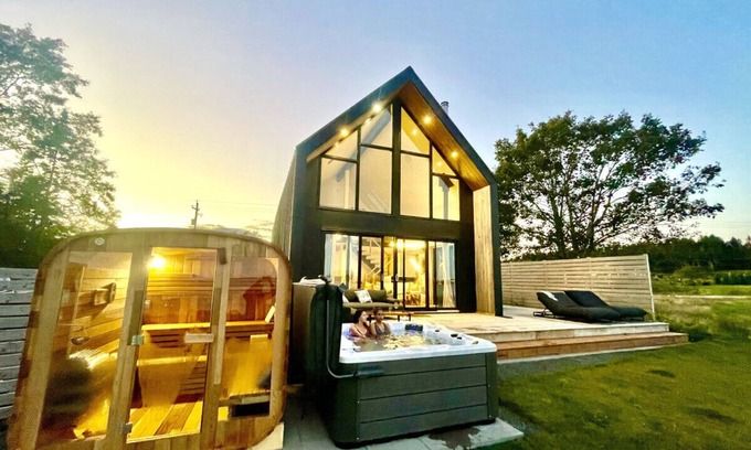 LaHave Casa | Zen Oceanfront Chalet- Hot Tub & Sauna - Private