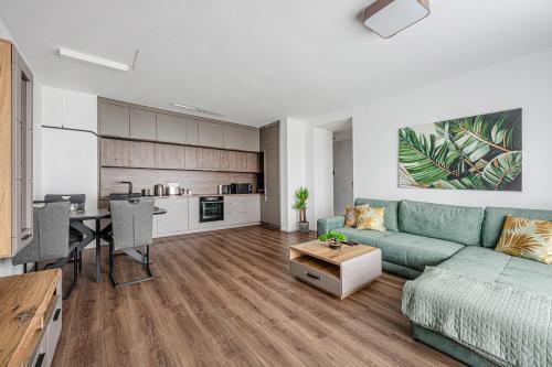 Zuglo Apartamento | Zenit Sunrise Oasis -Garage, Balcony & Smart TV