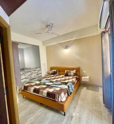 Vrindavan Apartamento | ZenRoofs- Studio Flat