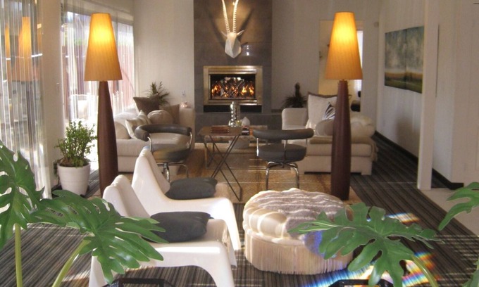 Rancho Mirage Casa | Zen Tierra ~ Excelente ubicación! Casa moderna de mediados de siglo en un barrio tranquilo