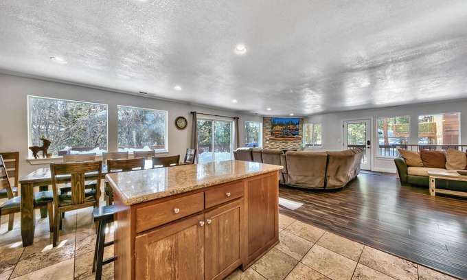 Round Hill Village Casa | Zephyr Cov 5BR4BA -Pool,Spa,Steam Rm,5 Min 2 Ski
