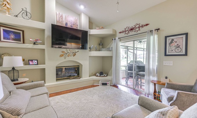 Silver Oaks Casa | Zephyrhills Home - Lanai & Grill, Near Theme Parks