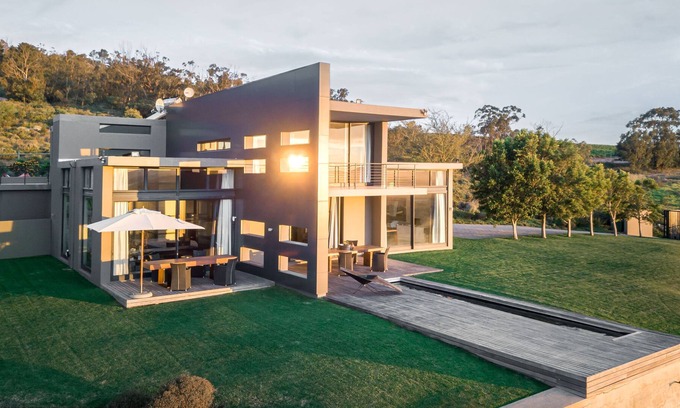 Trawal Casa | Zevenbosch Guest Villa