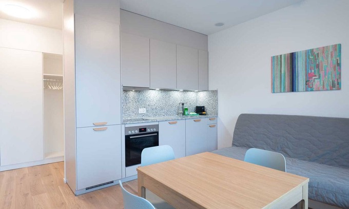 Center Apartamento | ZH Green 5- Letzigrund HITrental Apartment