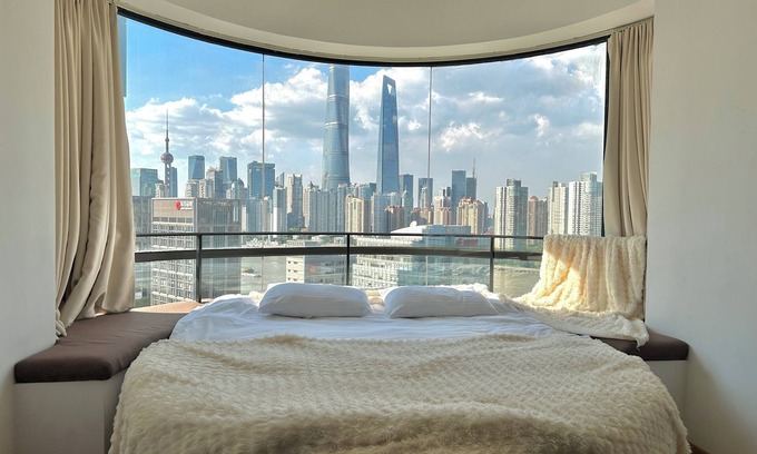 Huangpu Apartamento | ZHome - HaiQi Garden - Four Bedroom Apartment on the Bund with Bund View