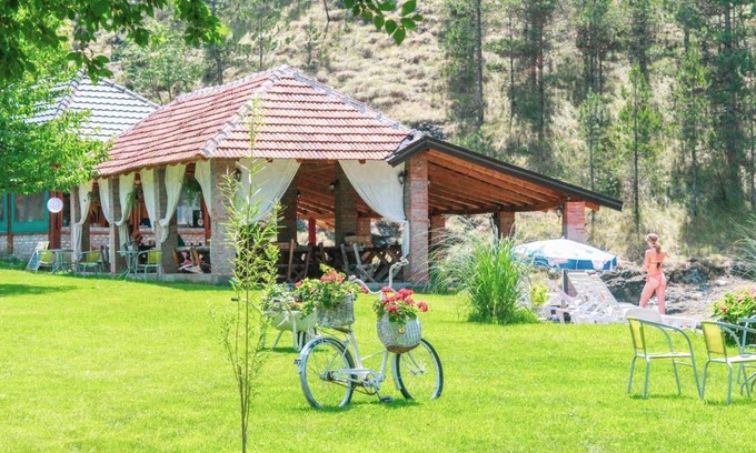 Kraljevo Apartamento | Zicka plaza