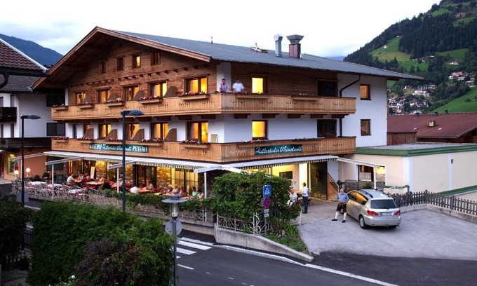 Schwendau Hotel | Zillertaler Weinstadl