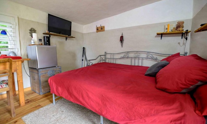 Platschow Apartamento | Zimmer in Ferienhäusschen am See / Karstädt