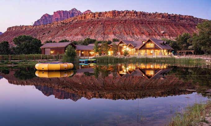 Zion National Park South Entrance Casa | Zion Reunions Retreats Bodas: Capacidad 55 ppl Pvt: Piscina, teatro, fútbol sala