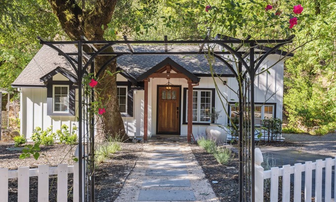 Kenwood Casa | Zoë Creekside-Tranquil Redwoods-20 wineries 3 mi