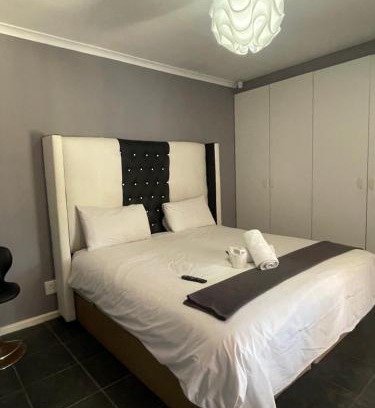 Parklands Casa | Zoe & Saint
