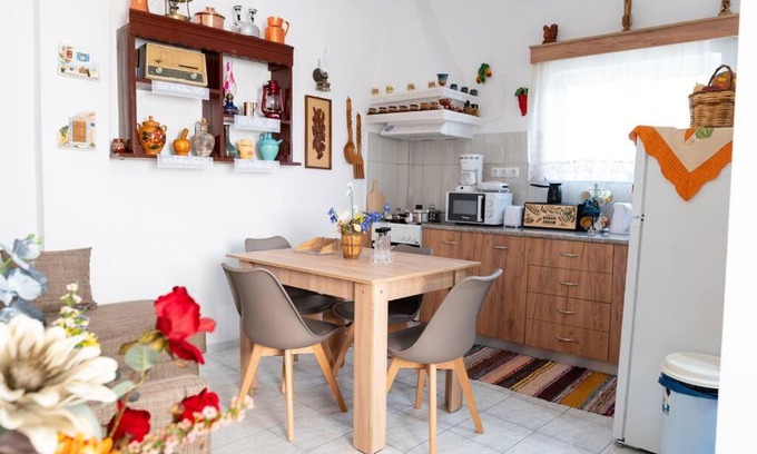 Marmari Apartamento | Zografia - Charming House near the coast