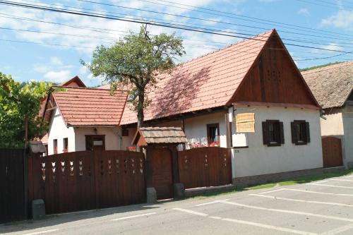 Praid Casa | Zsuzsanna Paraszthaz