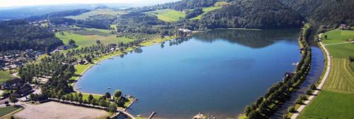Stubenberg Apartamento | Zwei Schlafzimmer Ferienapartment Anna am Stubenbergsee inklusive vier E-Bikes