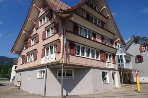 Neu St Johann Apartamento | Zwinglis Ferienwohnung Klärli