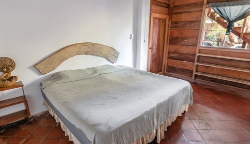 King Size Bed In the tree house (10)