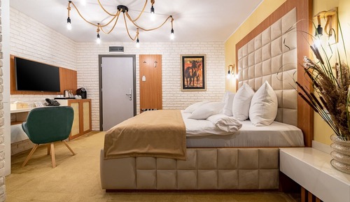 Amyntas Deluxe Room With Balcony and Marina View
