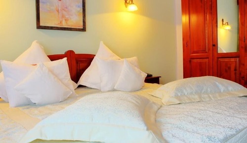 Habitación superior con 1 cama doble o 2 individuales