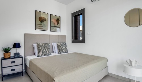Apartamento, 2 habitaciones, balcón, vistas a la ciudad