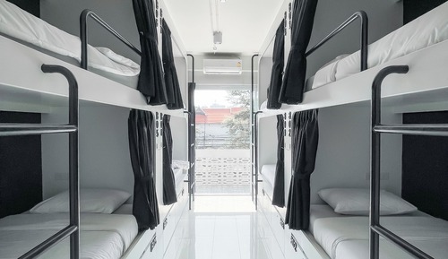 Dormitorio compartido, dormitorio mixto