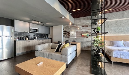 Apartamento Business, acceso a la piscina