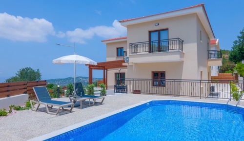Villa, fumadores