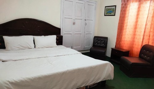 Habitación estándar con 1 cama doble o 2 individuales