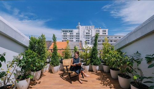 Estudio, balcón