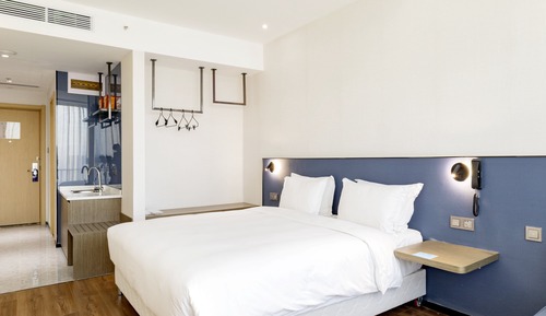Habitación estándar, 1 cama de matrimonio grande (High Floor)