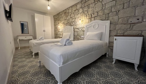 Habitación Deluxe con 1 cama doble o 2 individuales, vistas a la piscina